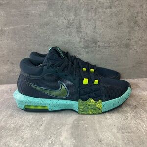 Nike Lebron Witness 8 Basketball Shoes FB2239-402 Mens sz 10 - navy